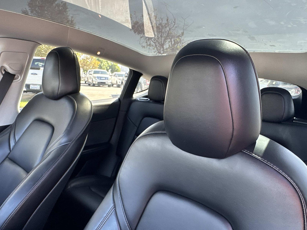 Used 2022 Tesla Model Y Performance AWD/4WD image 34