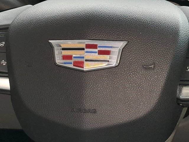 Used 2023 Cadillac XT4 Luxury w/ Cold Weather Package FWD image 13