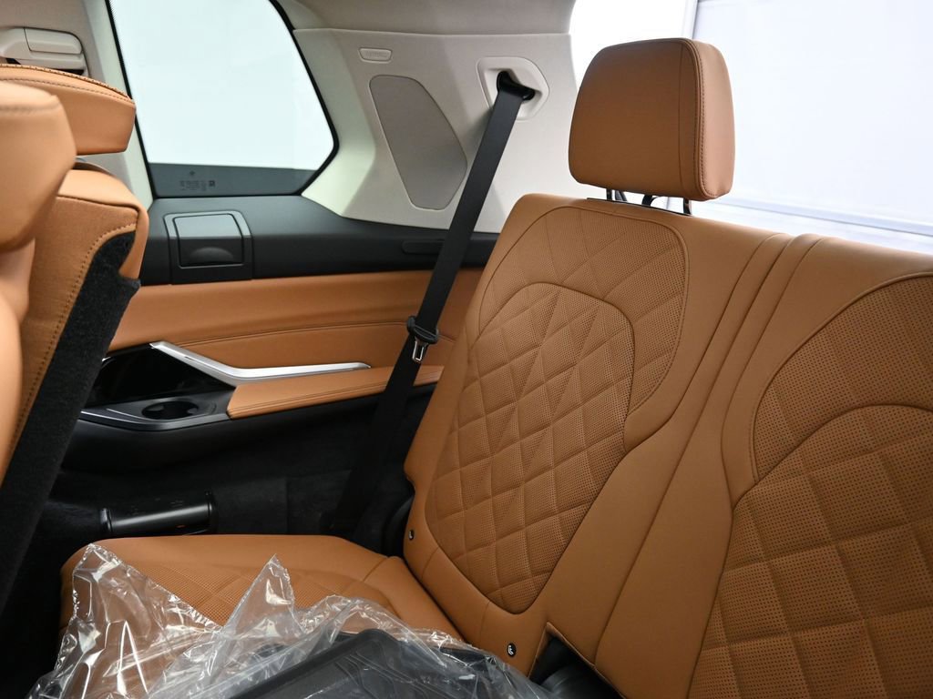 New 2025 BMW X7 xDrive40i image 21