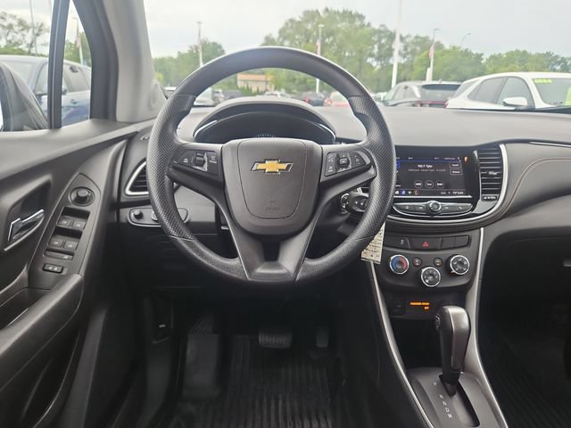 Used 2020 Chevrolet Trax LT FWD image 13