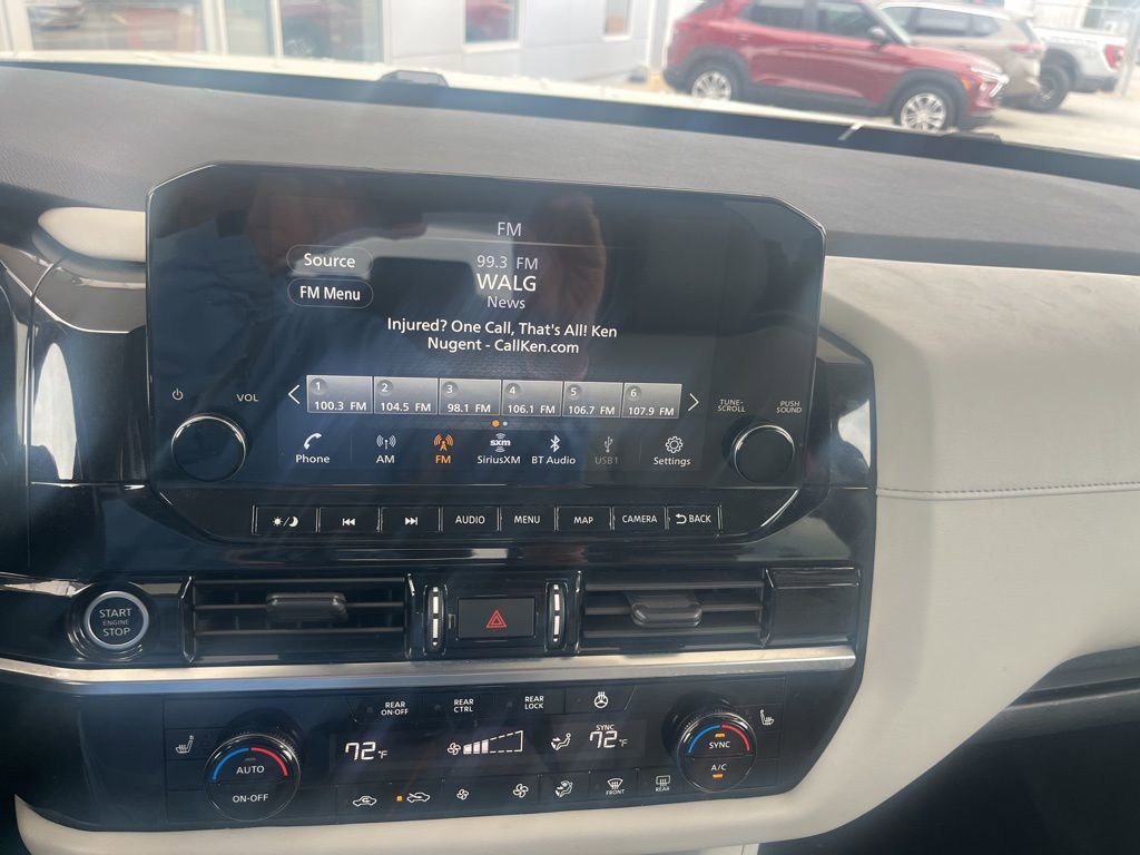 Used 2023 Nissan Pathfinder SL w/ Lighting Package (N92) image 14