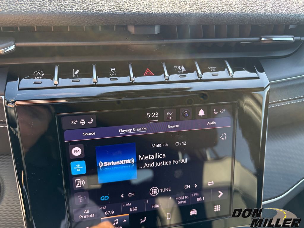 New 2025 Jeep Grand Cherokee Altitude image 17