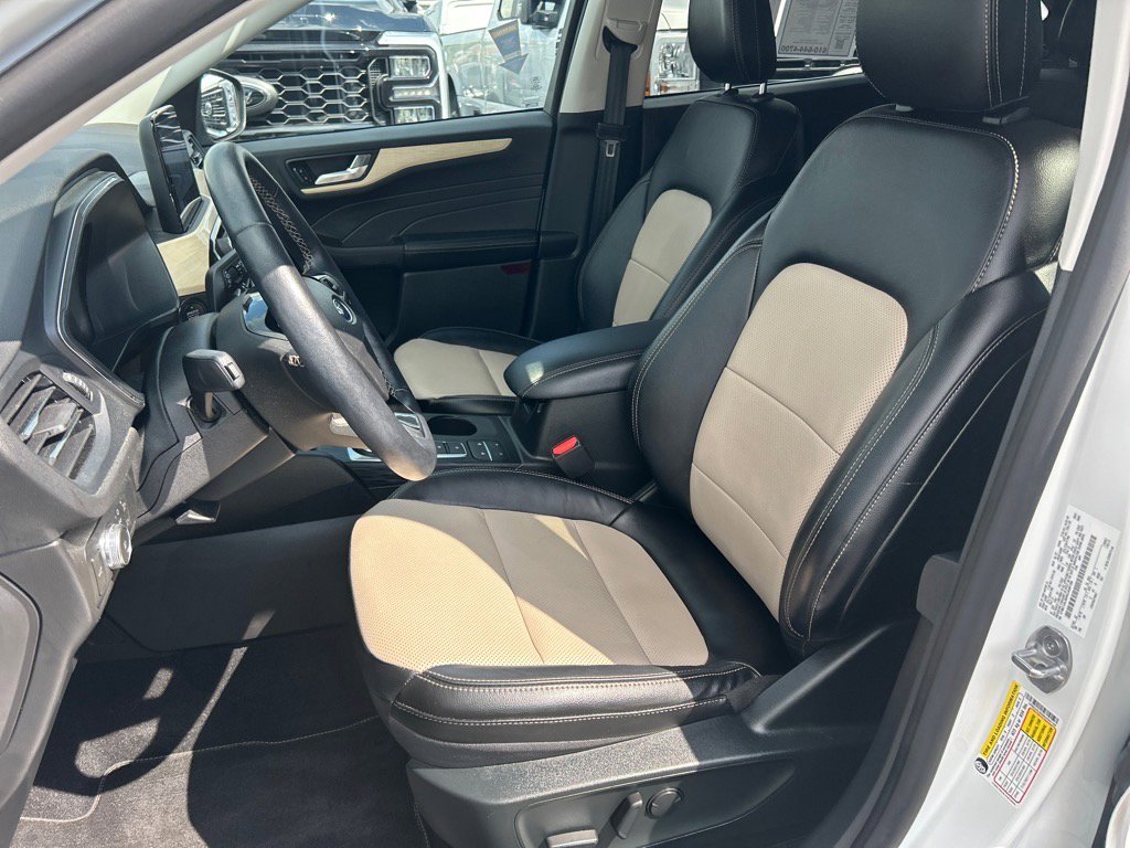 Used 2022 Ford Escape Titanium w/ Titanium Elite Package image 9