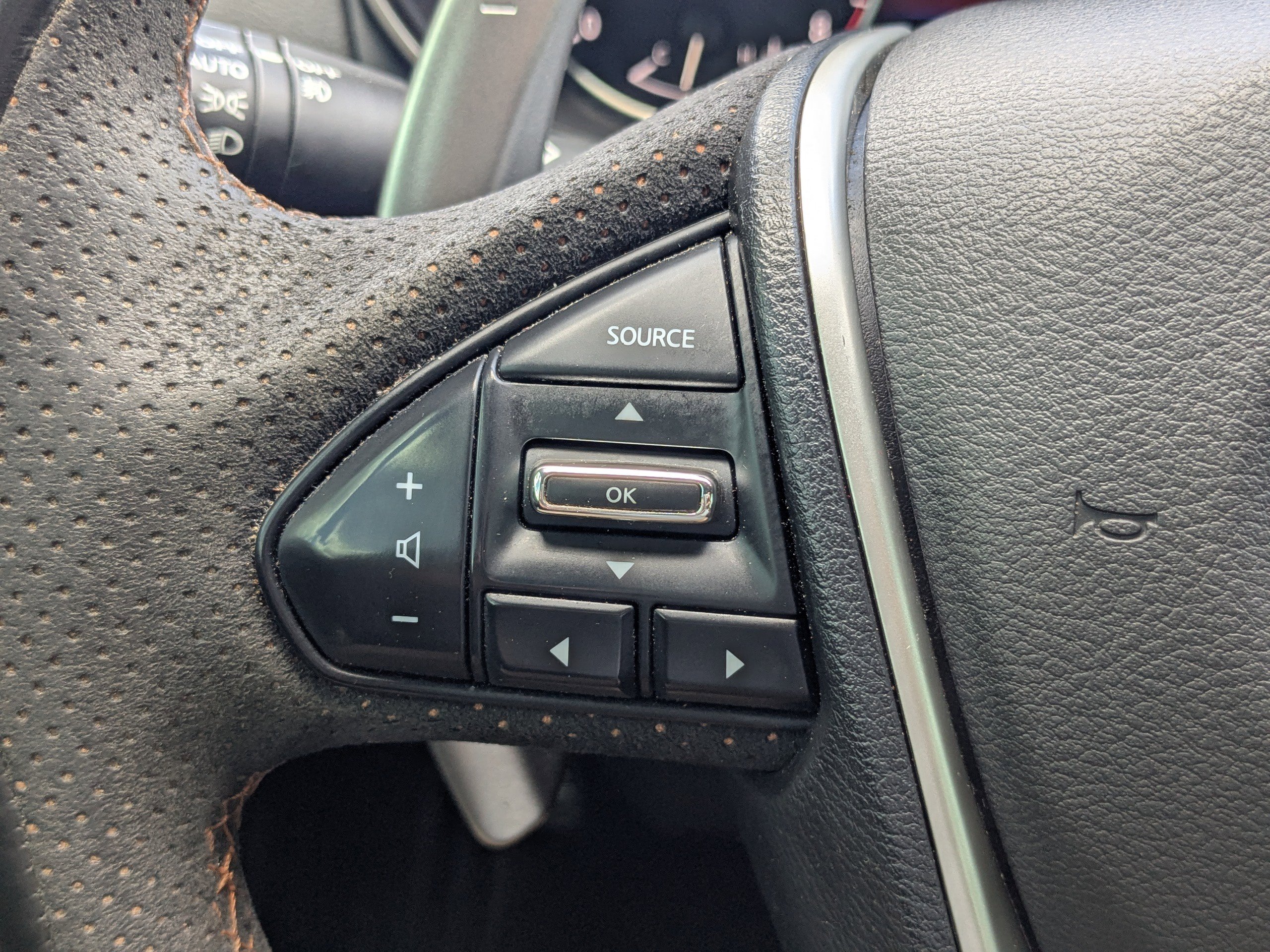 Used 2023 Nissan Maxima SR w/ Sport Mat Group image 25