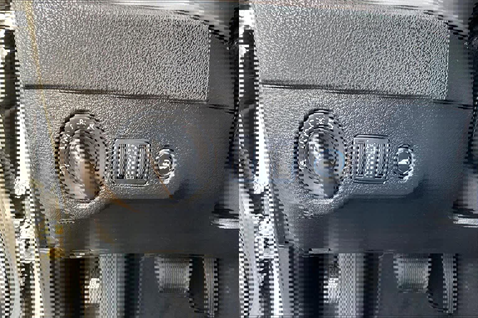 Used 2023 Dodge Charger GT image 34