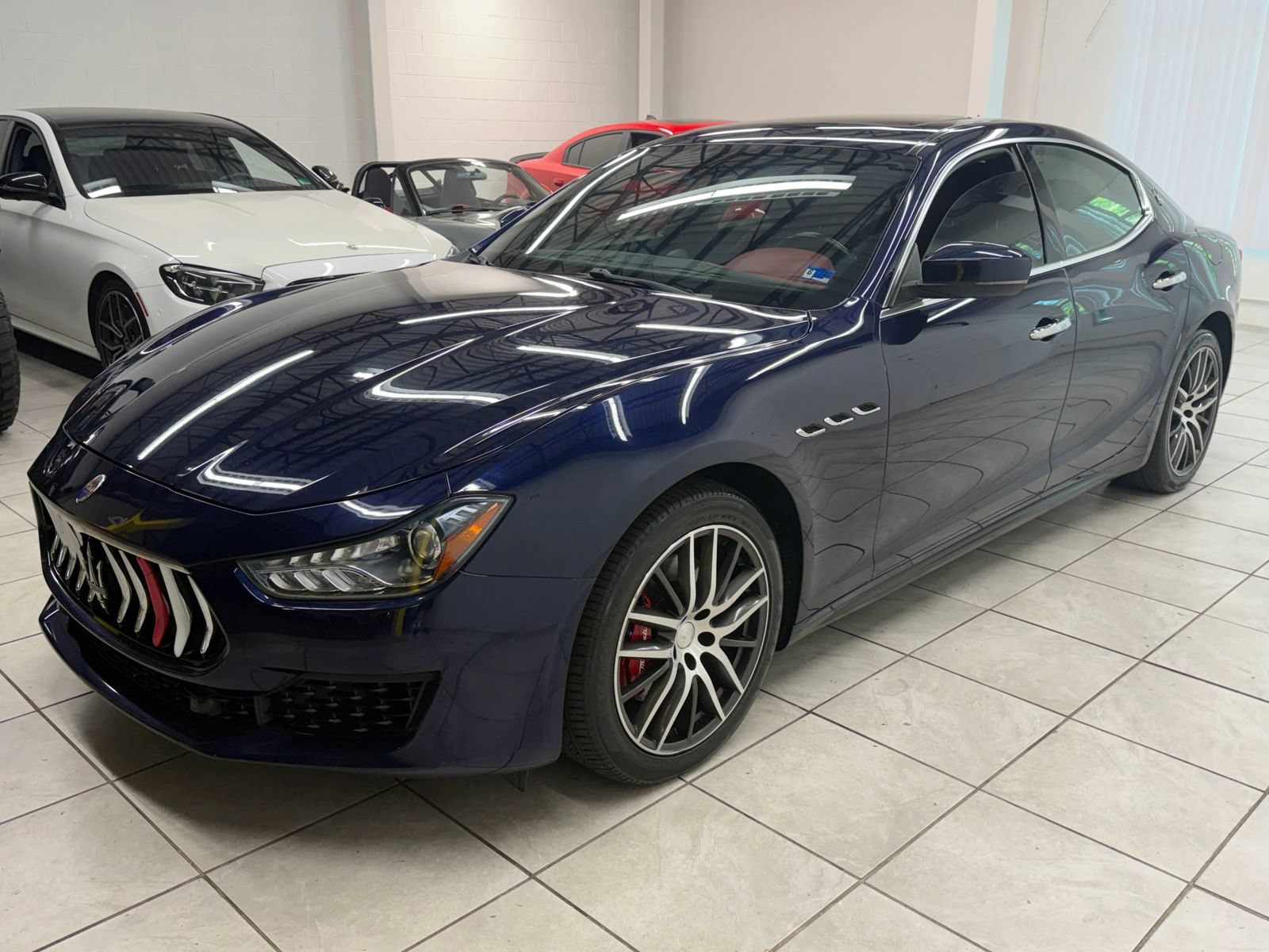 Used 2019 Maserati Ghibli RWD image 3