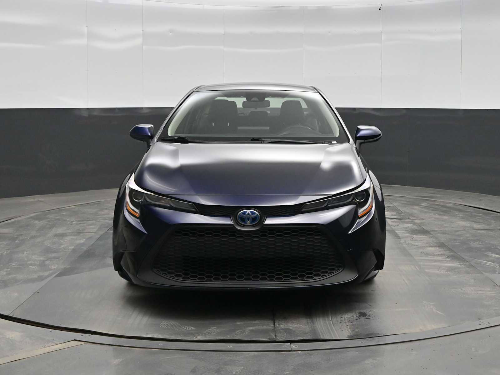 Used 2022 Toyota Corolla LE image 3