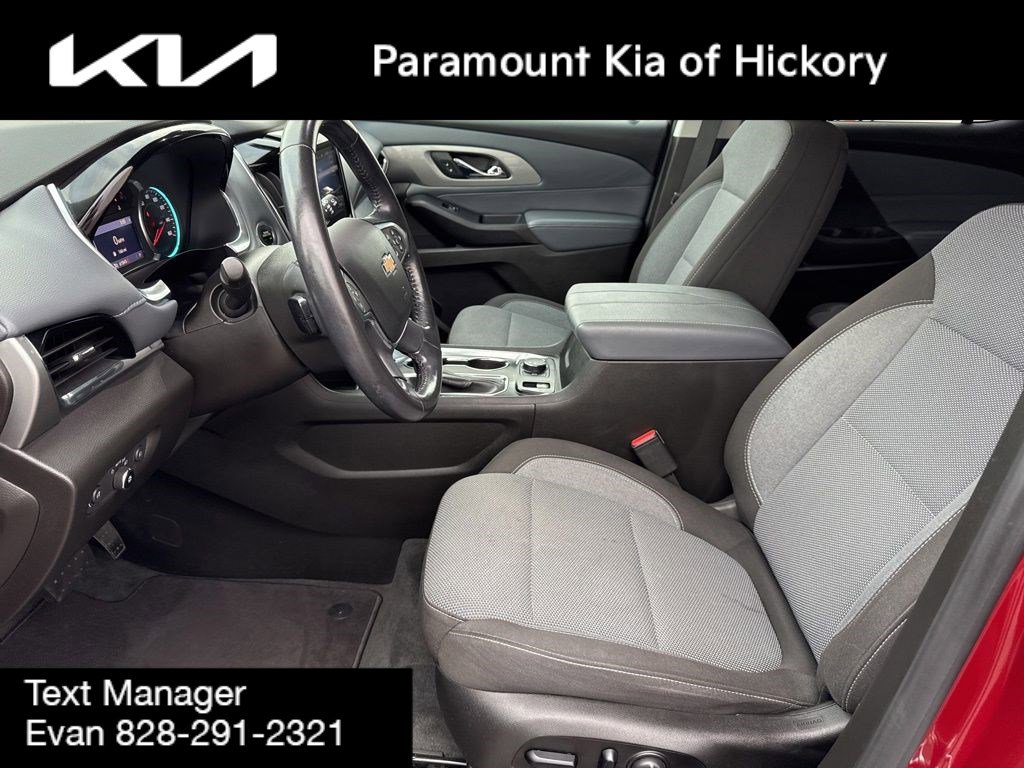 Used 2021 Chevrolet Traverse LT image 19