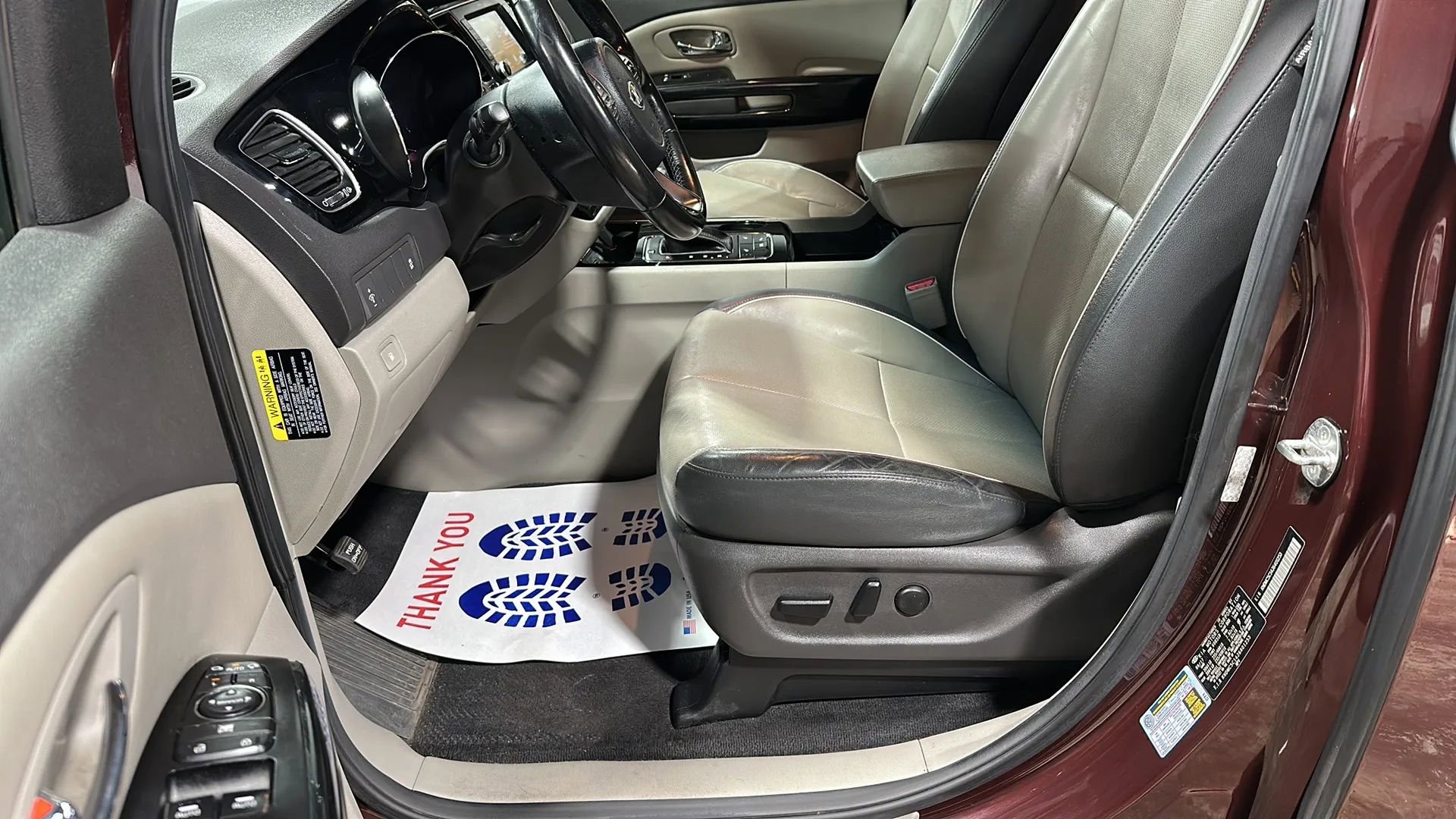 Used 2018 Kia Sedona EX image 9