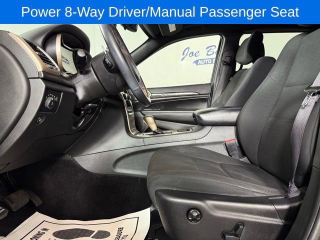 Used 2017 Jeep Grand Cherokee Laredo w/ Quick Order Package 23E image 10