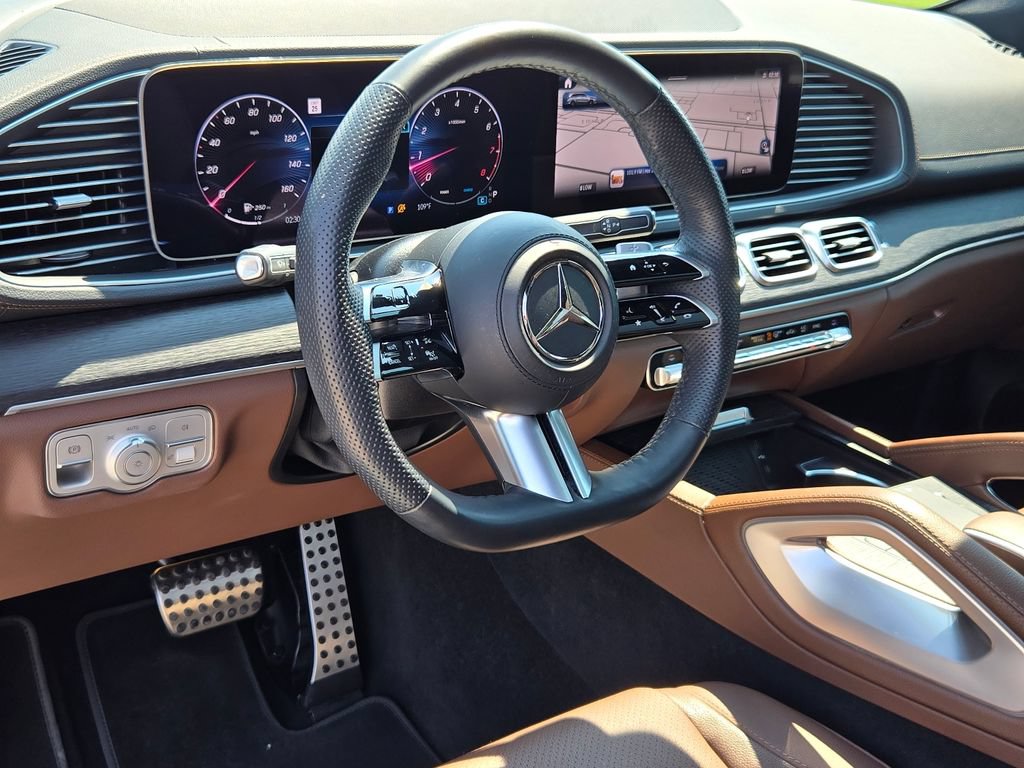 Used 2024 Mercedes-Benz GLS 450 4MATIC image 23