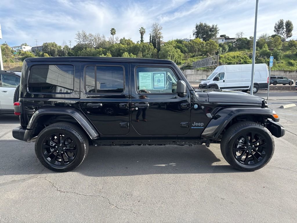 Certified 2025 Jeep Wrangler Unlimited Sahara w/ Safety Group image 10