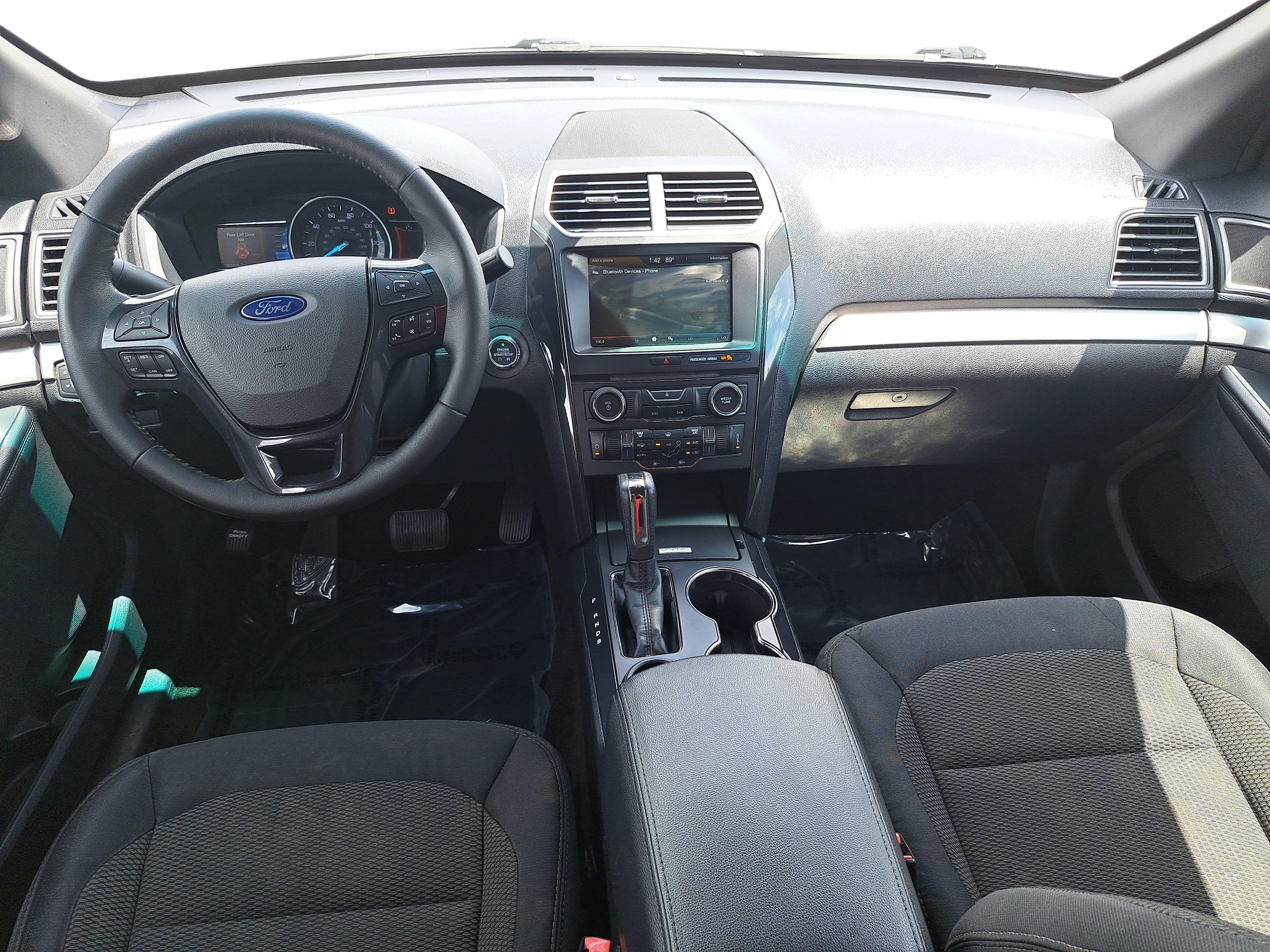 Used 2016 Ford Explorer XLT w/ Equipment Group 201A FWD image 9