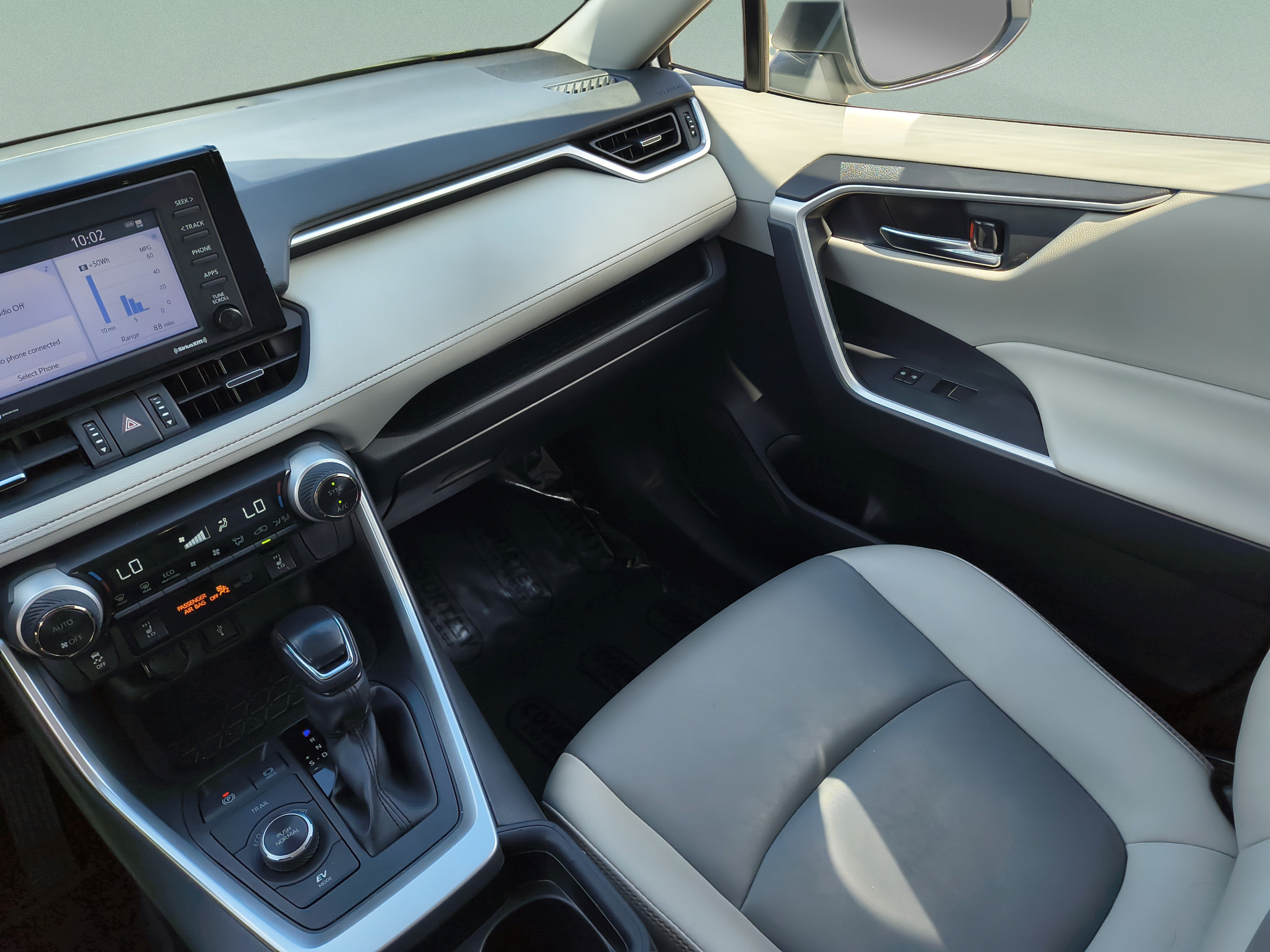 Used 2021 Toyota RAV4 XLE Premium AWD/4WD image 13
