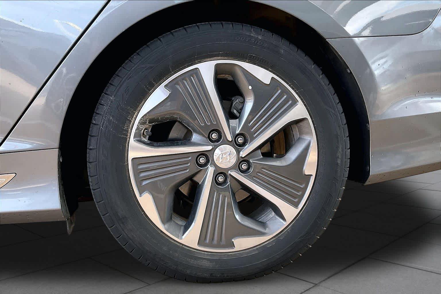 Used 2018 Hyundai Sonata Limited FWD image 11