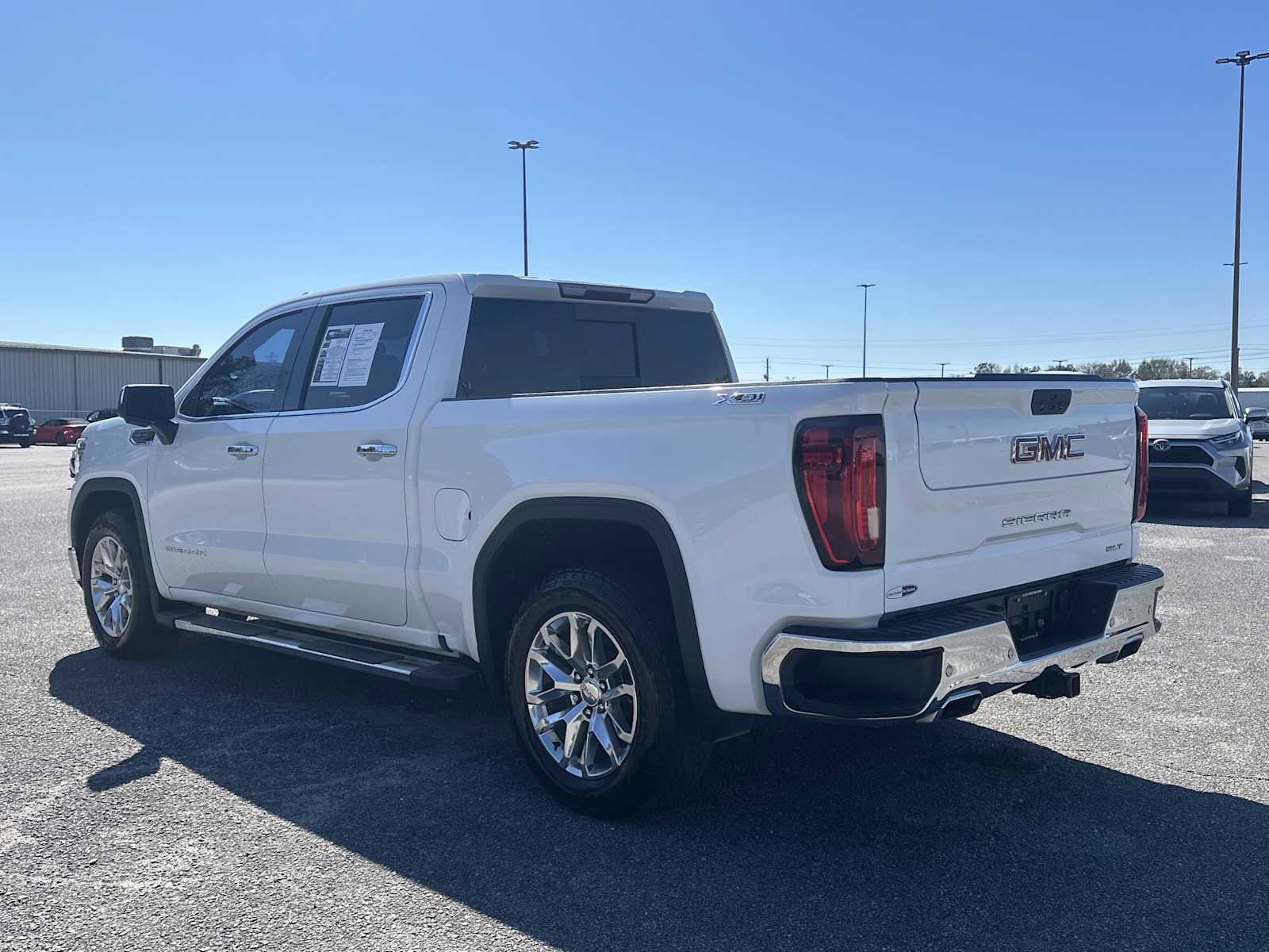 Used 2021 GMC Sierra 1500 SLT w/ SLT Premium Package image 6