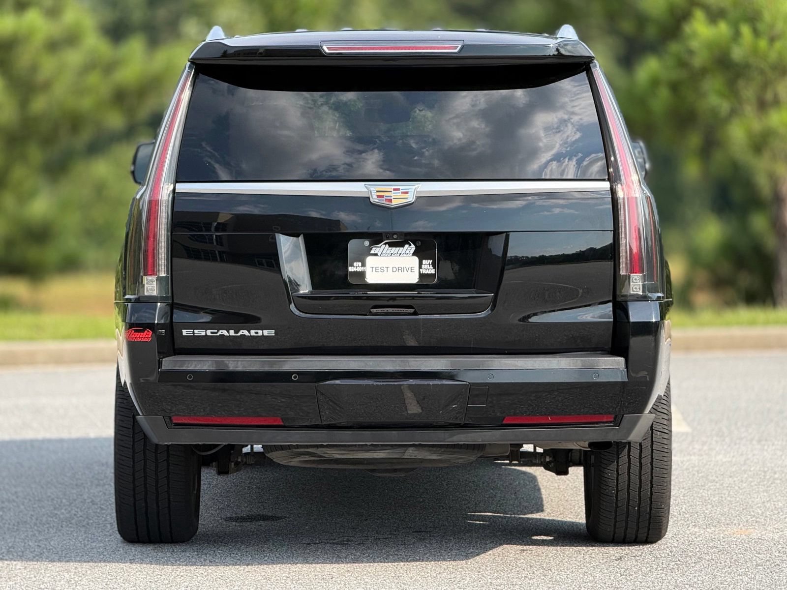 Used 2018 Cadillac Escalade Premium Luxury RWD image 6