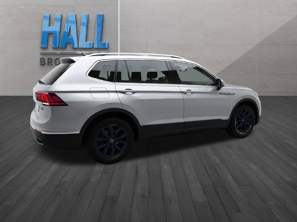 Certified 2023 Volkswagen Tiguan SE w/ Panoramic Sunroof Package AWD/4WD image 6