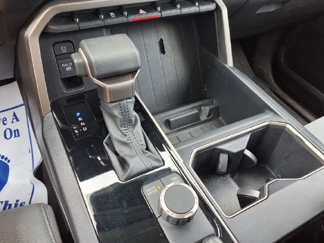 Used 2022 Toyota Tundra SR5 w/ SR5 Convenience Package RWD image 30