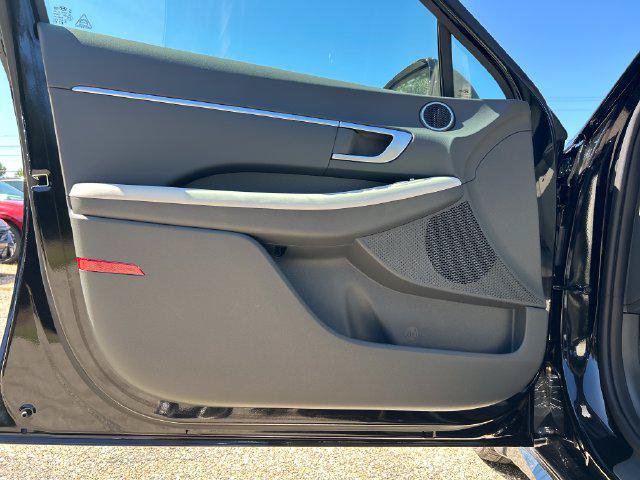 New 2026 Hyundai Sonata SEL FWD image 12
