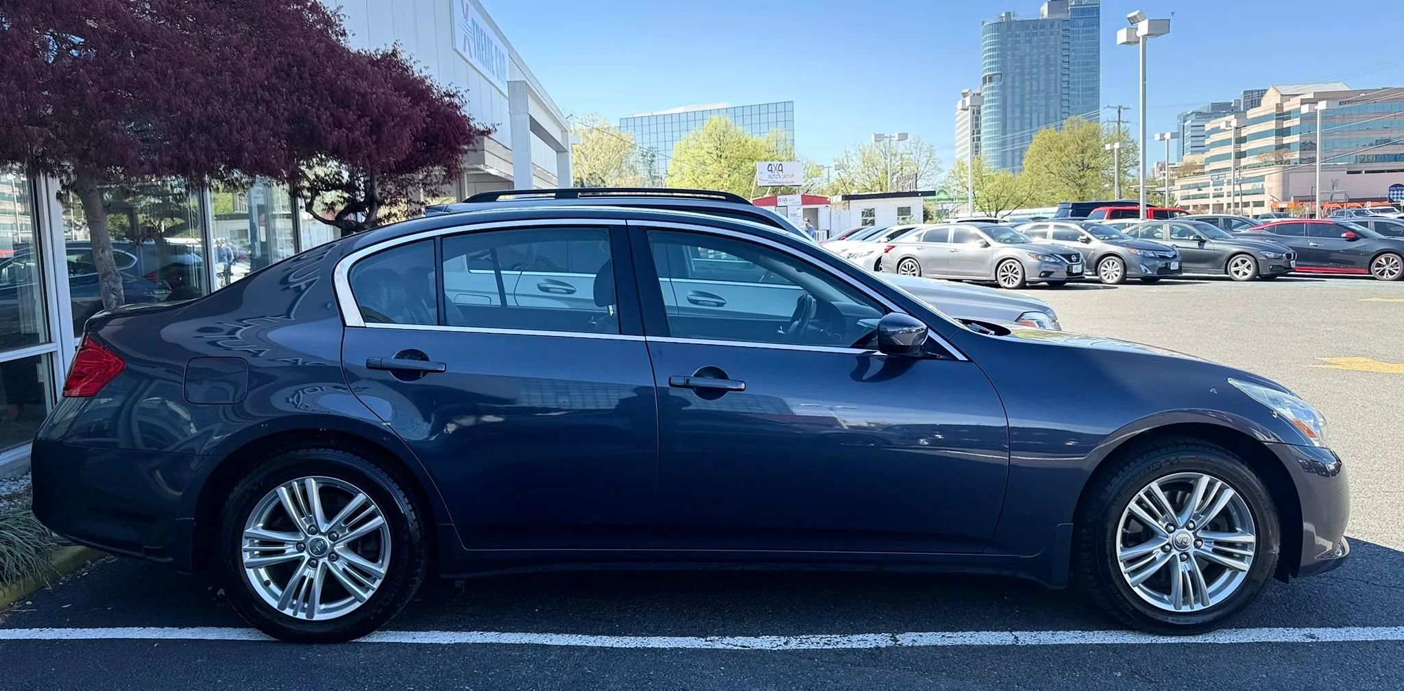 Used 2011 INFINITI G37 x Sedan w/ Premium Pkg image 8