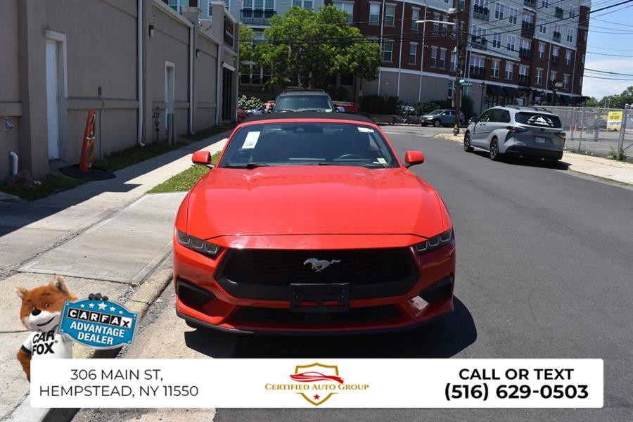 Used 2024 Ford Mustang Convertible RWD image 10