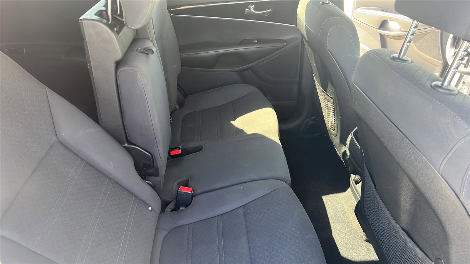 Used 2020 Kia Sorento LX FWD image 20
