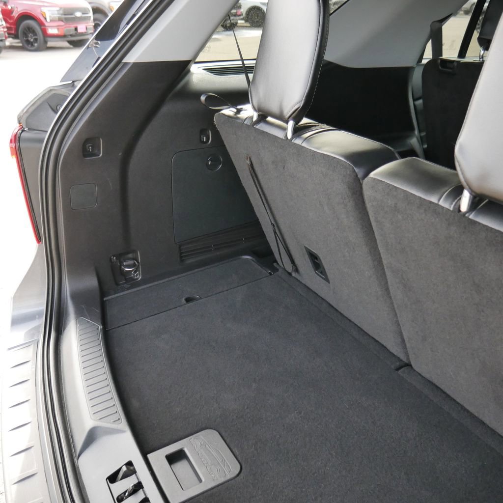 Used 2021 Ford Explorer XLT w/ Equipment Group 202A image 21