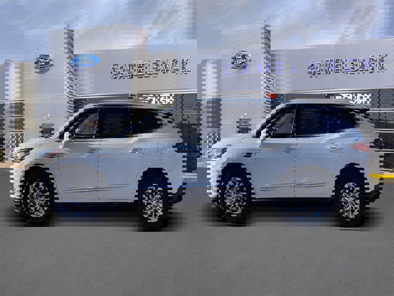 Used 2019 Buick Enclave Essence image 2