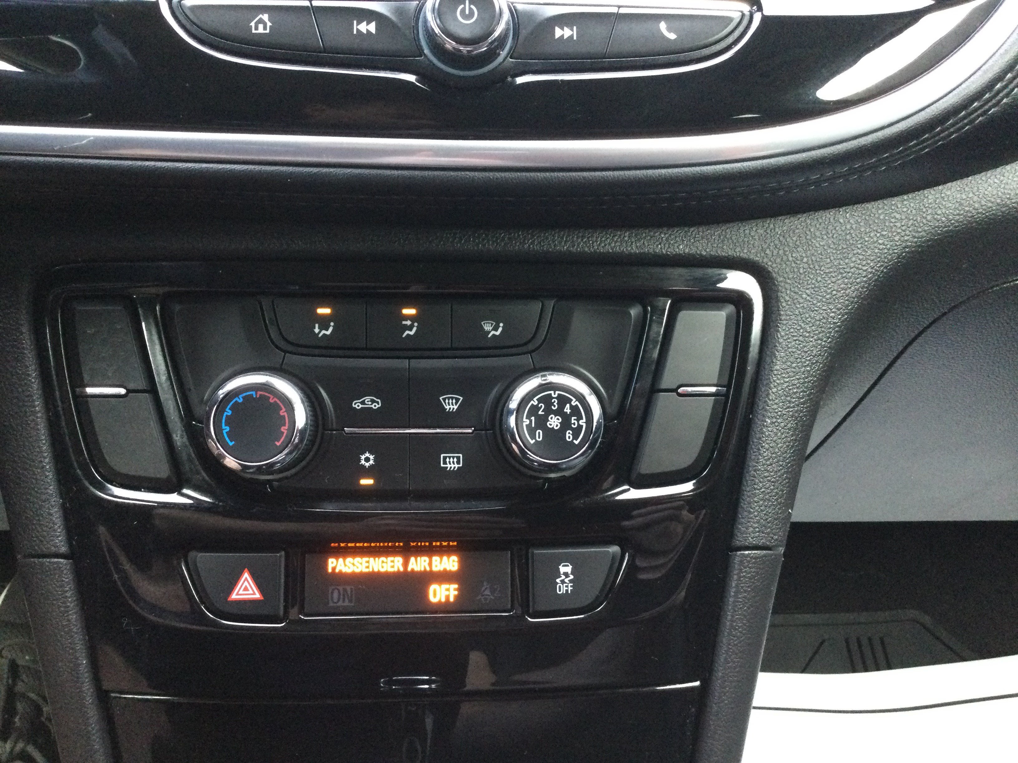 Used 2022 Buick Encore Preferred w/ Safety Package AWD/4WD image 12