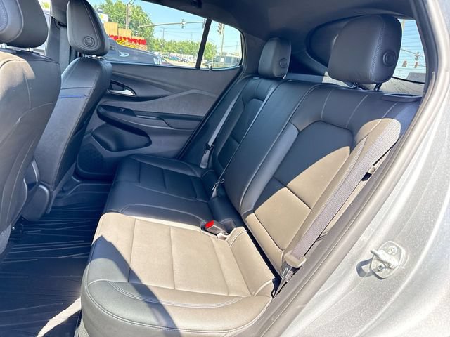 Used 2025 Buick Envista Sport Touring w/ Convenience I Package FWD image 22