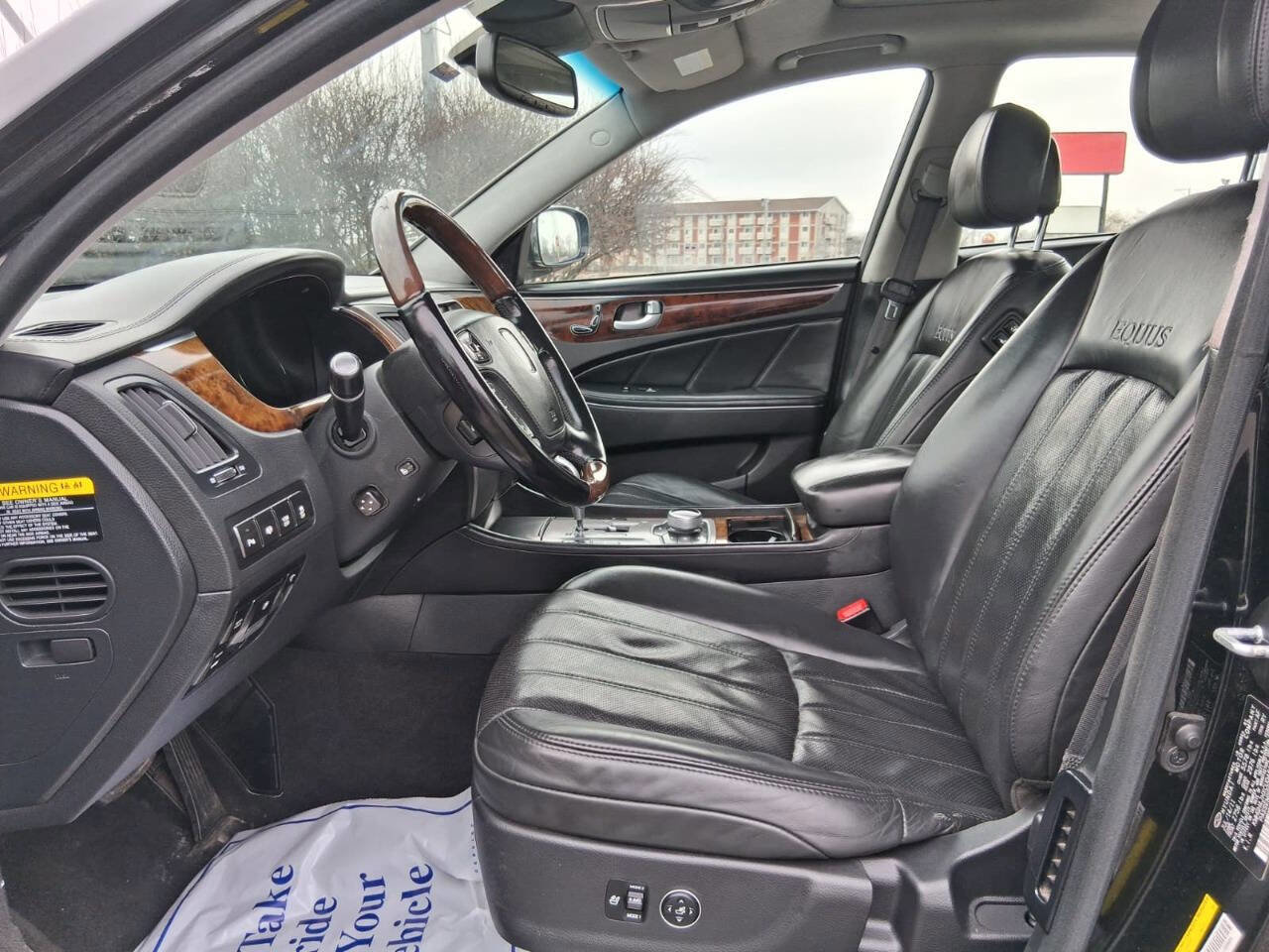 Used 2012 Hyundai Equus Signature RWD image 10
