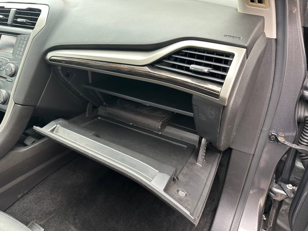 Used 2014 Ford Fusion SE w/ Equipment Group 202A image 39