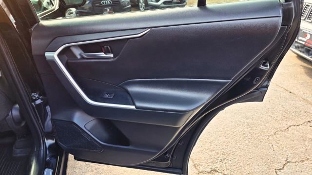 Used 2022 Toyota RAV4 SE w/ Convenience Package image 31