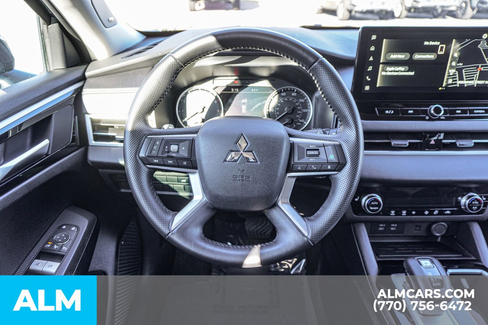 Used 2025 Mitsubishi Outlander SE image 30