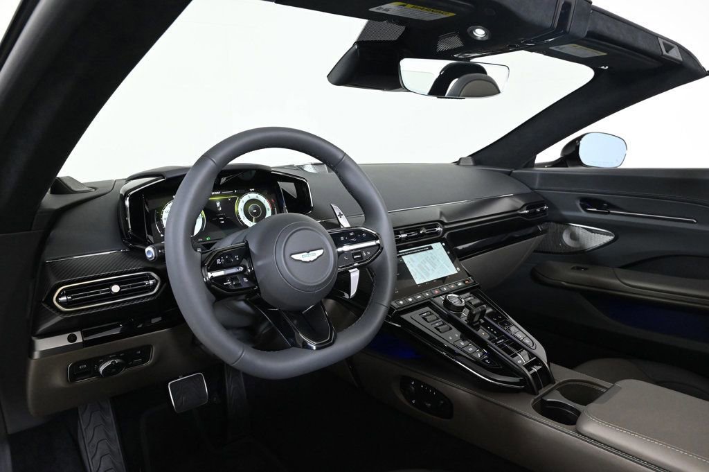 Used 2026 Aston Martin V8 Vantage S image 9
