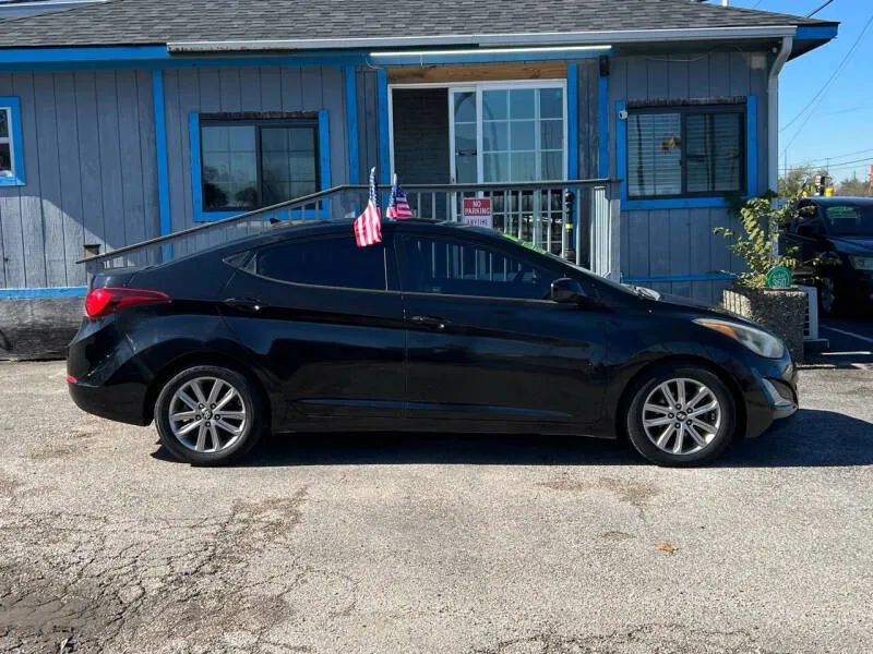 Used 2014 Hyundai Elantra SE w/ Option Group 02 FWD image 5