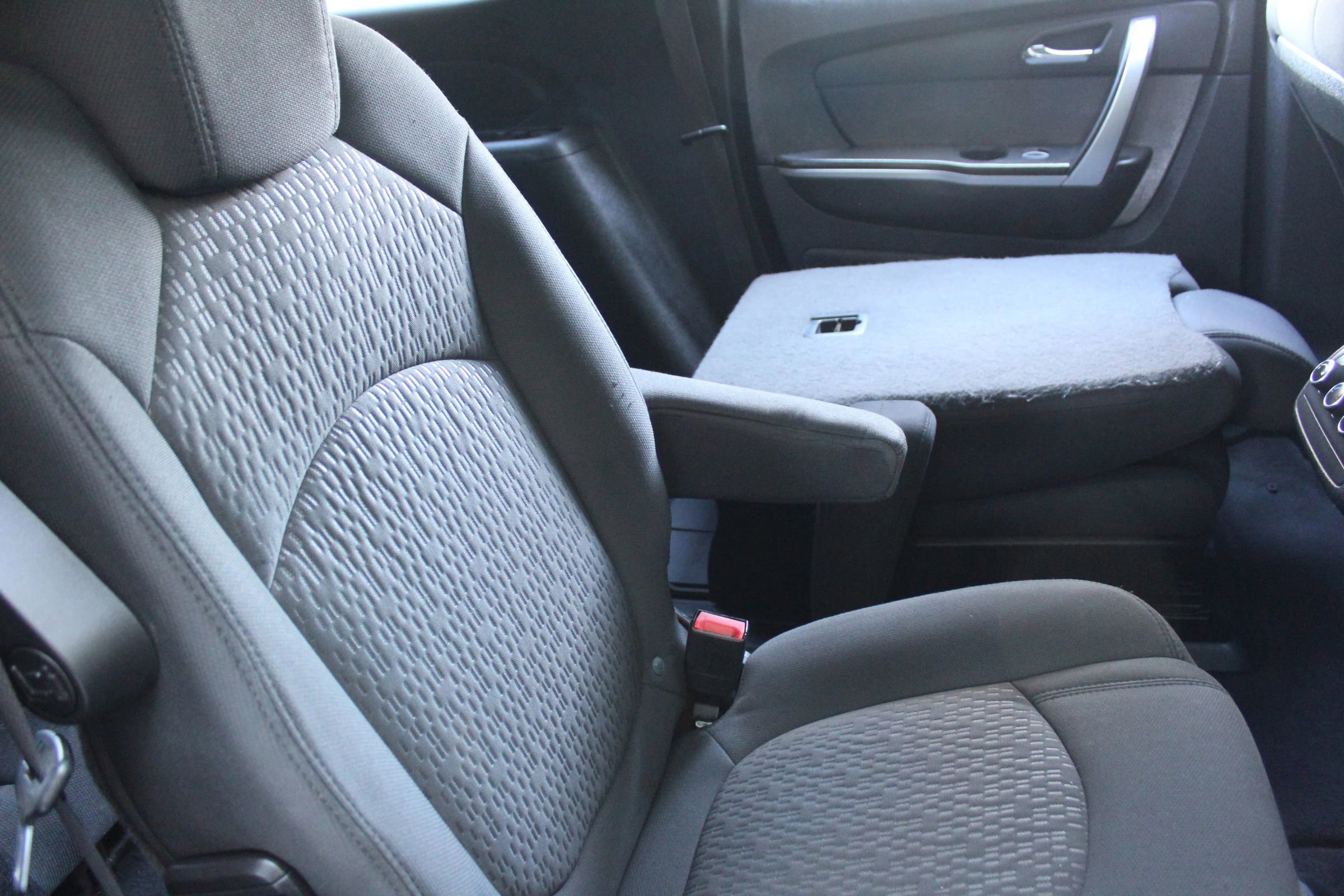 Used 2010 GMC Acadia SLE image 16