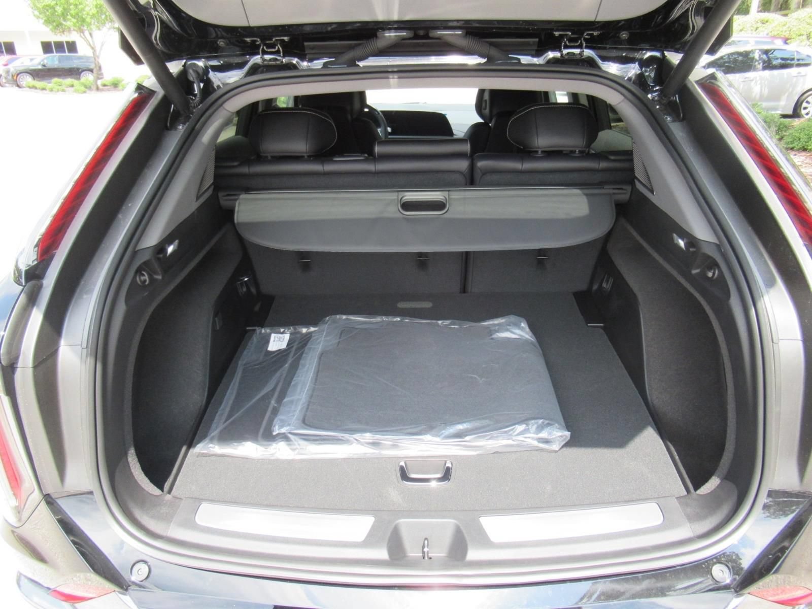 New 2027 Cadillac Optiq Premium Sport RWD image 31