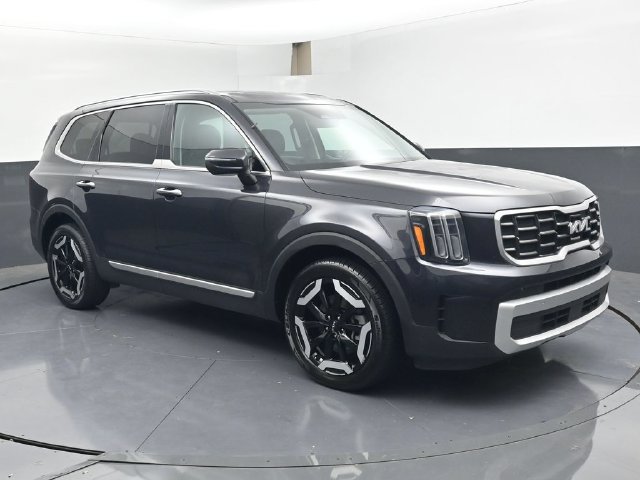 Used 2025 Kia Telluride S FWD image 2
