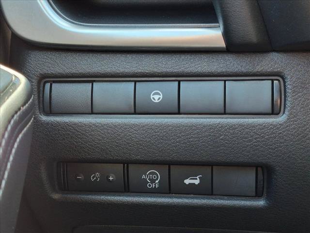 Used 2024 Nissan Rogue SV FWD image 15