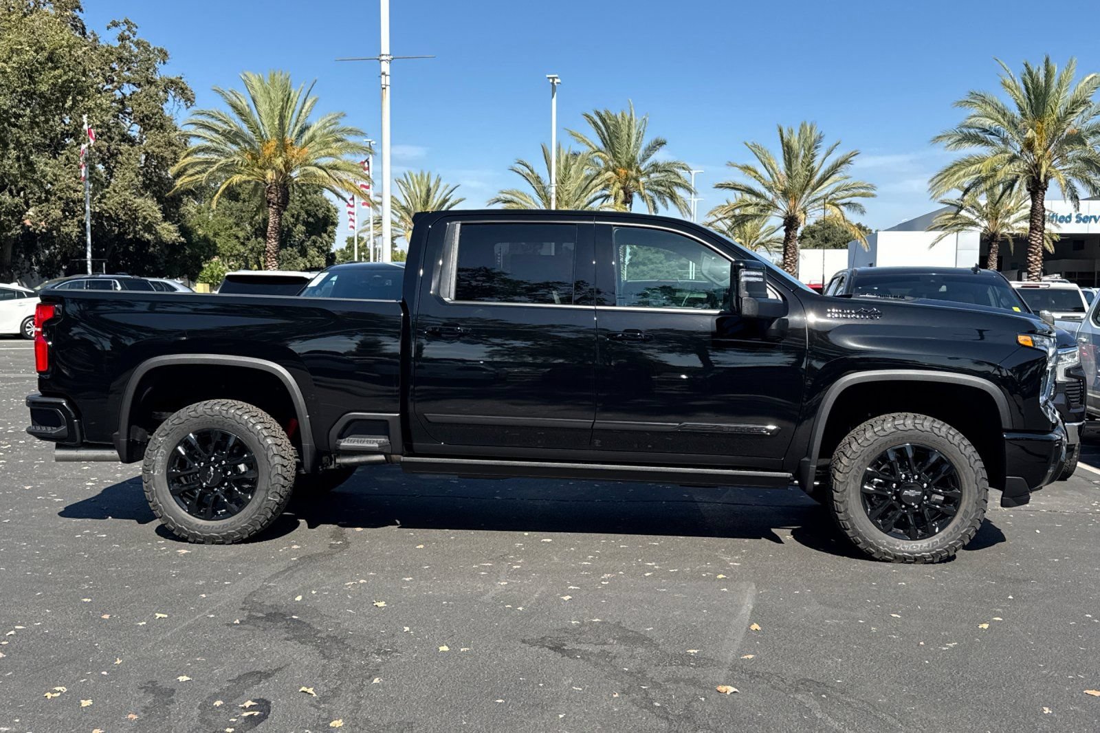 New 2026 Chevrolet Silverado 2500 High Country w/ Midnight Edition AWD/4WD image 2