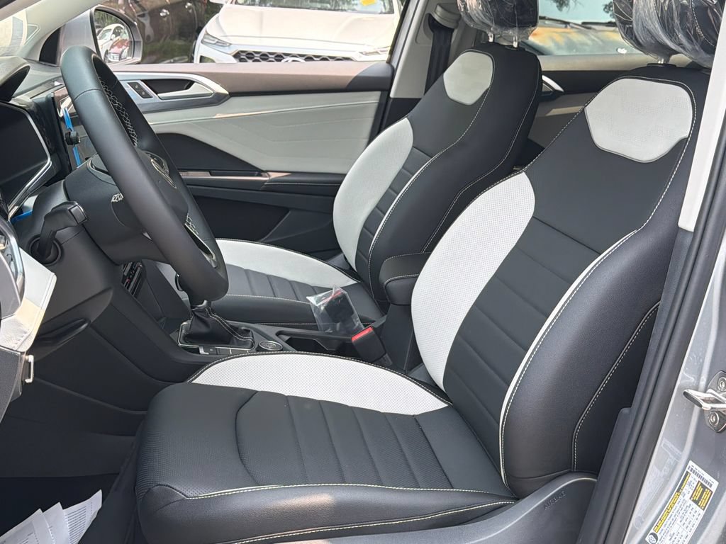 New 2026 Volkswagen Taos SEL AWD/4WD image 28