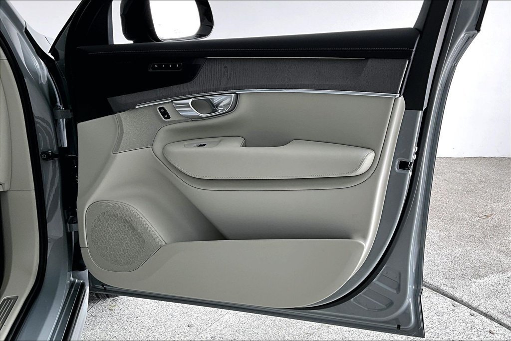 New 2026 Volvo XC90 B6 Ultra w/ Protection Package Premier AWD/4WD image 10