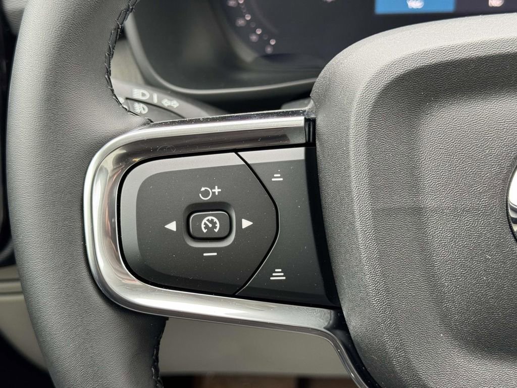 New 2026 Volvo XC40 B5 Plus w/ Protection Package Premier image 10
