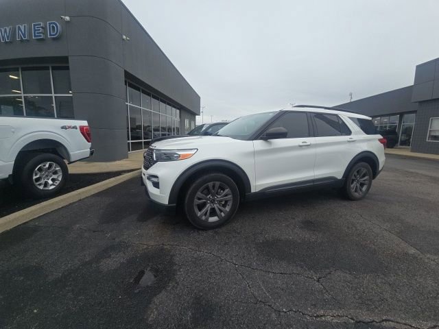 Used 2021 Ford Explorer XLT w/ Equipment Group 202A image 11