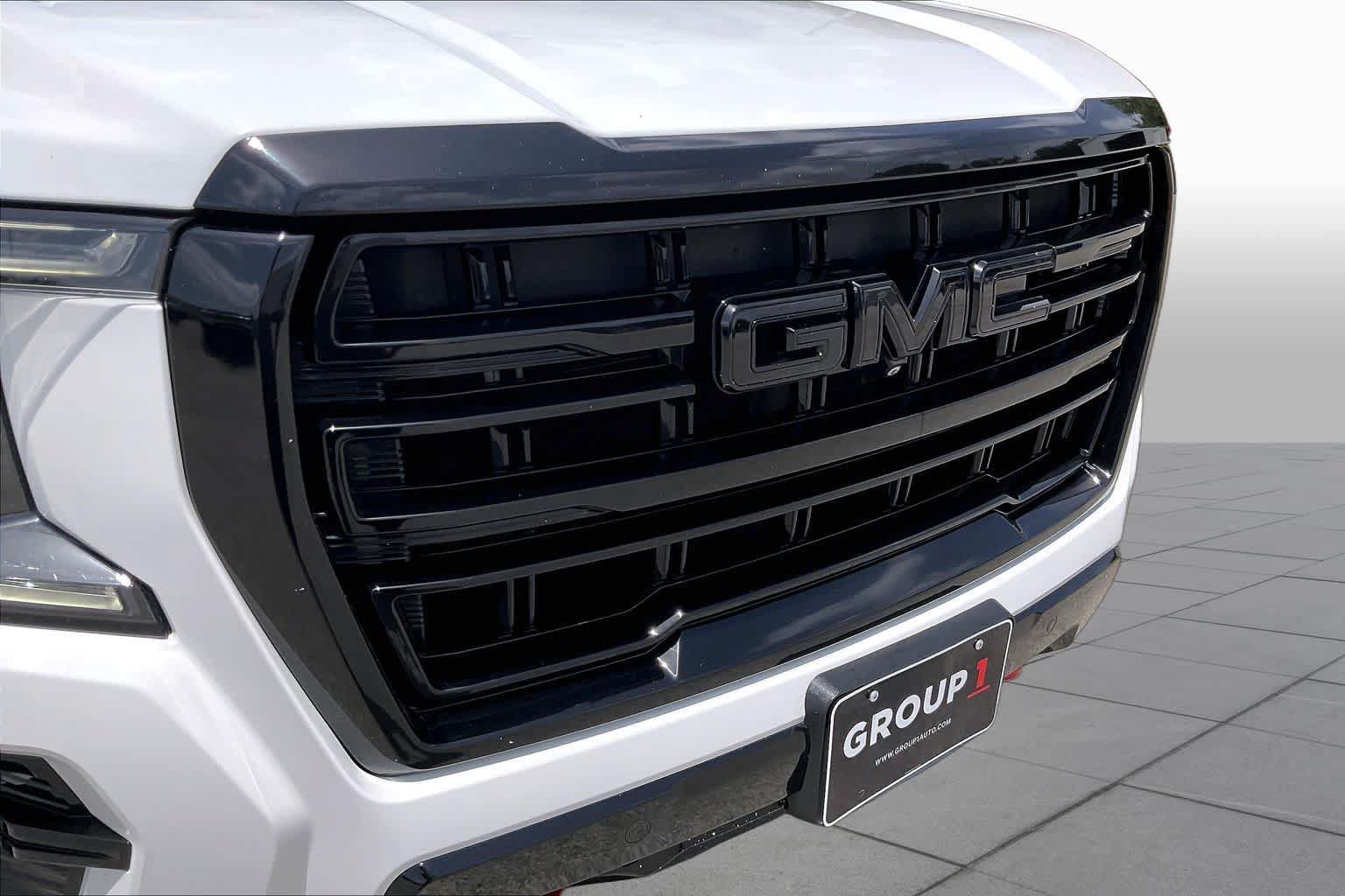 Used 2024 GMC Yukon AT4 w/ Technology Package AWD/4WD image 29