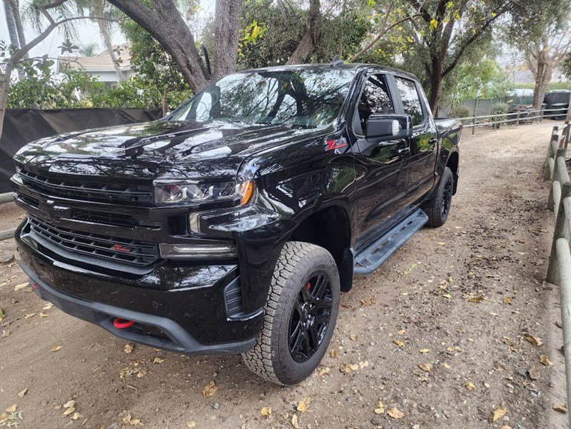 Used 2020 Chevrolet Silverado 1500 LT Trail Boss w/ Midnight Edition image 2