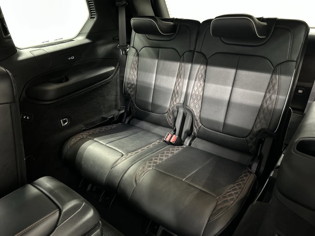 Used 2023 Jeep Grand Cherokee L Summit w/ Luxury Tech Group V AWD/4WD image 22