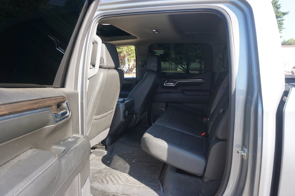 Used 2024 Chevrolet Silverado 1500 LT Trail Boss w/ Convenience Package II AWD/4WD image 16